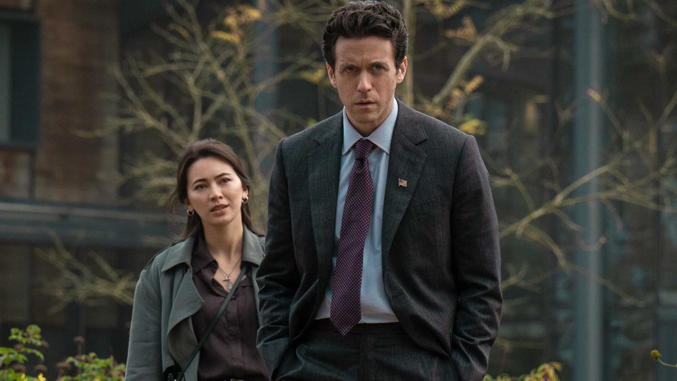 Ashely Zukerman as Daniel and Jessica Henwick as Helen in Silo season 2