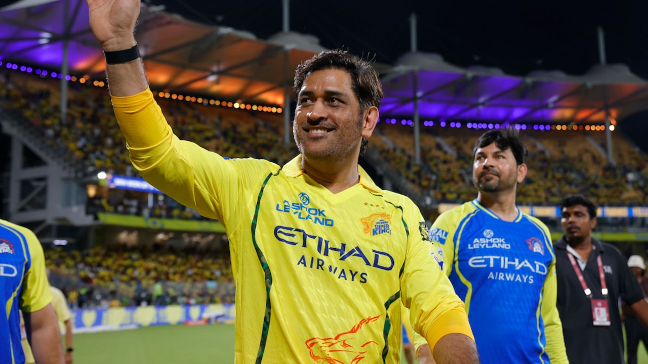 R Ashwin drops major hint over MS Dhoni's future at CSK, namedrops ...