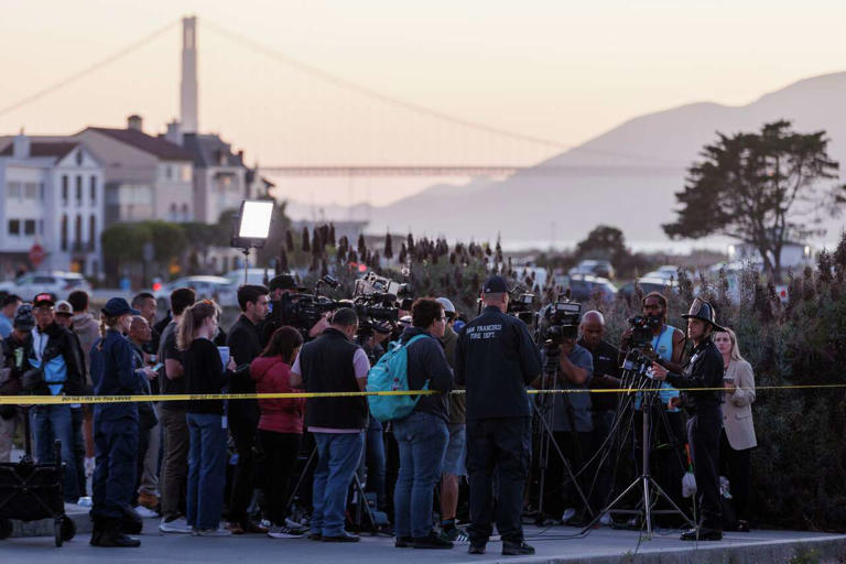 Boat capsize near Alcatraz leaves 1 dead, 3 missing in San Francisco Bay