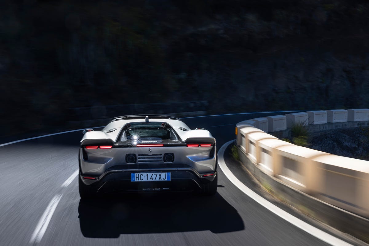 2027-ferrari-849-testarossa-spider-19.jpg