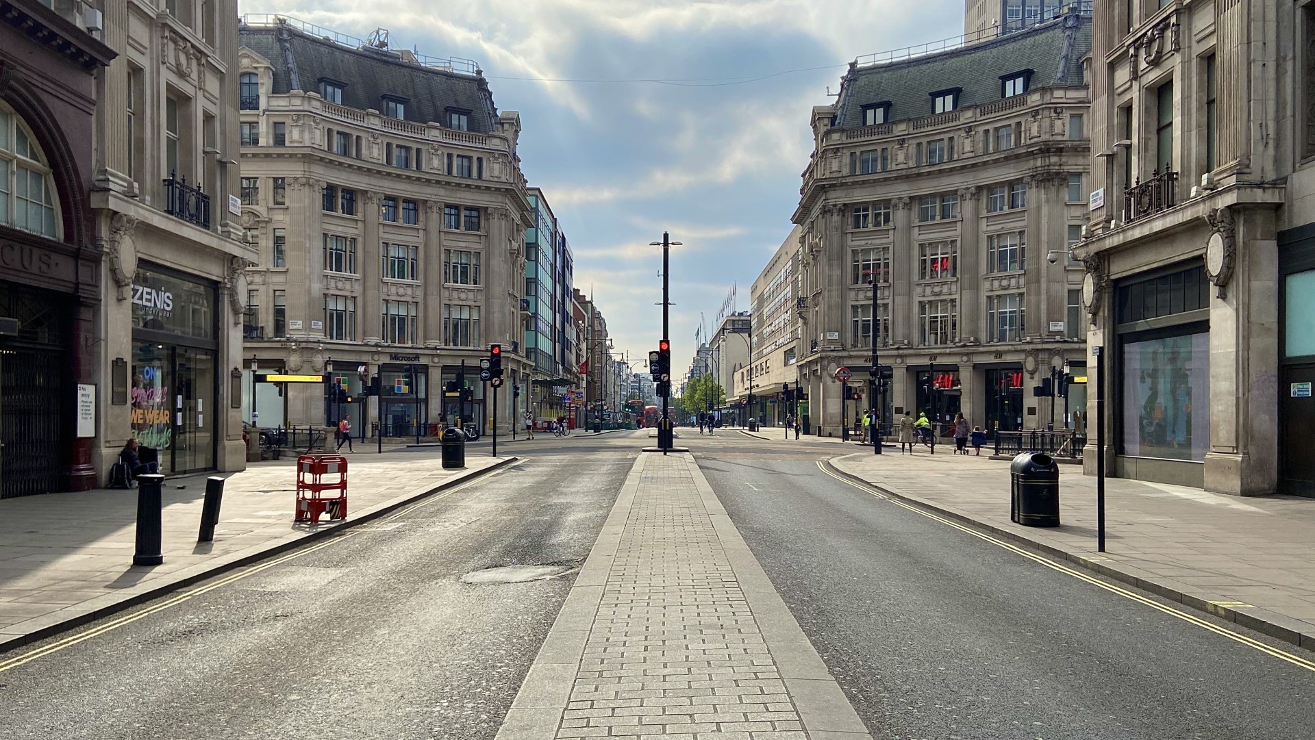 Empty Oxford Street without people