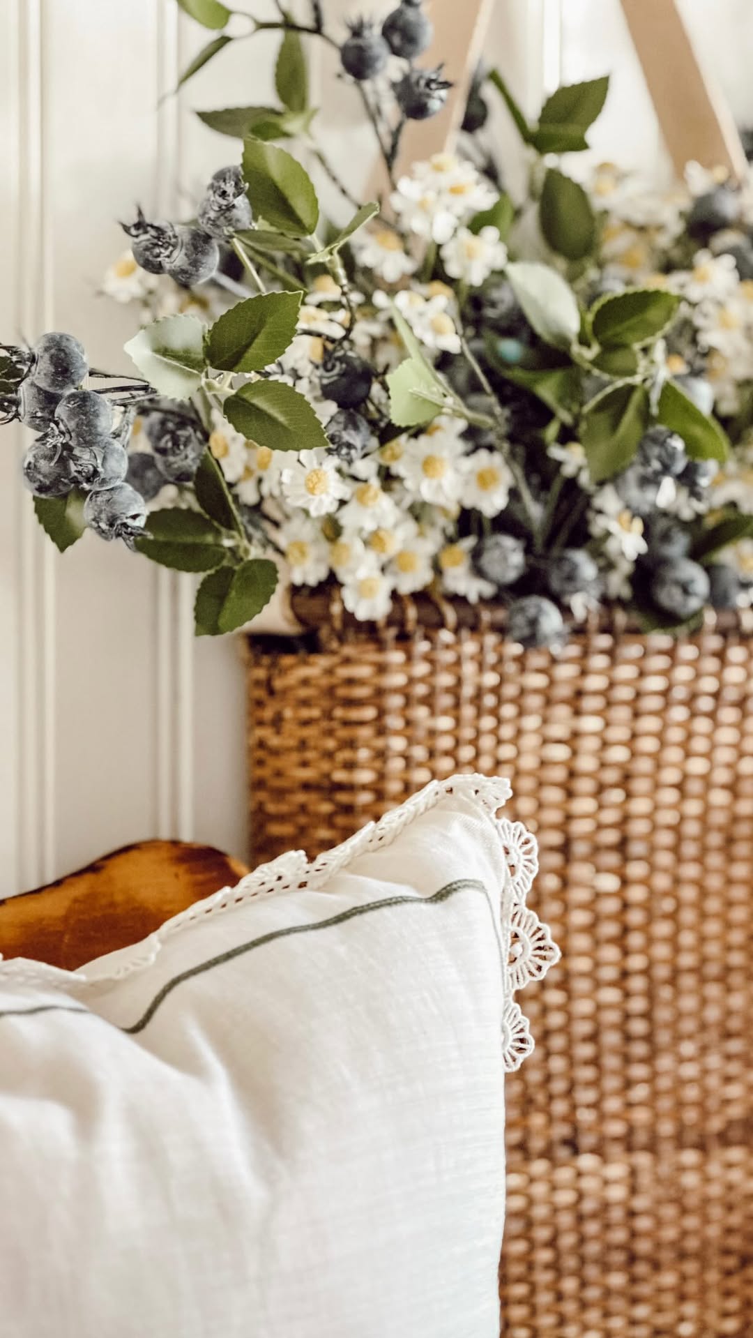Elegant patriotic home decor without plastic decorations