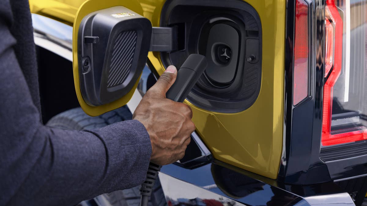 gmc-hummer-ev-icon-25-nacs-inlet