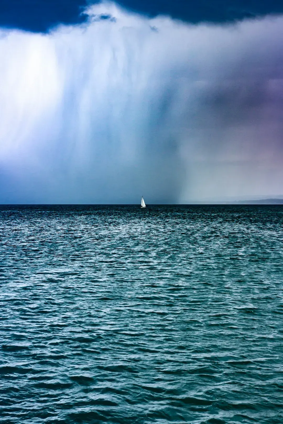 The Great Lakes Region Has Its Own Weather Problems (Image Credits: Unsplash)