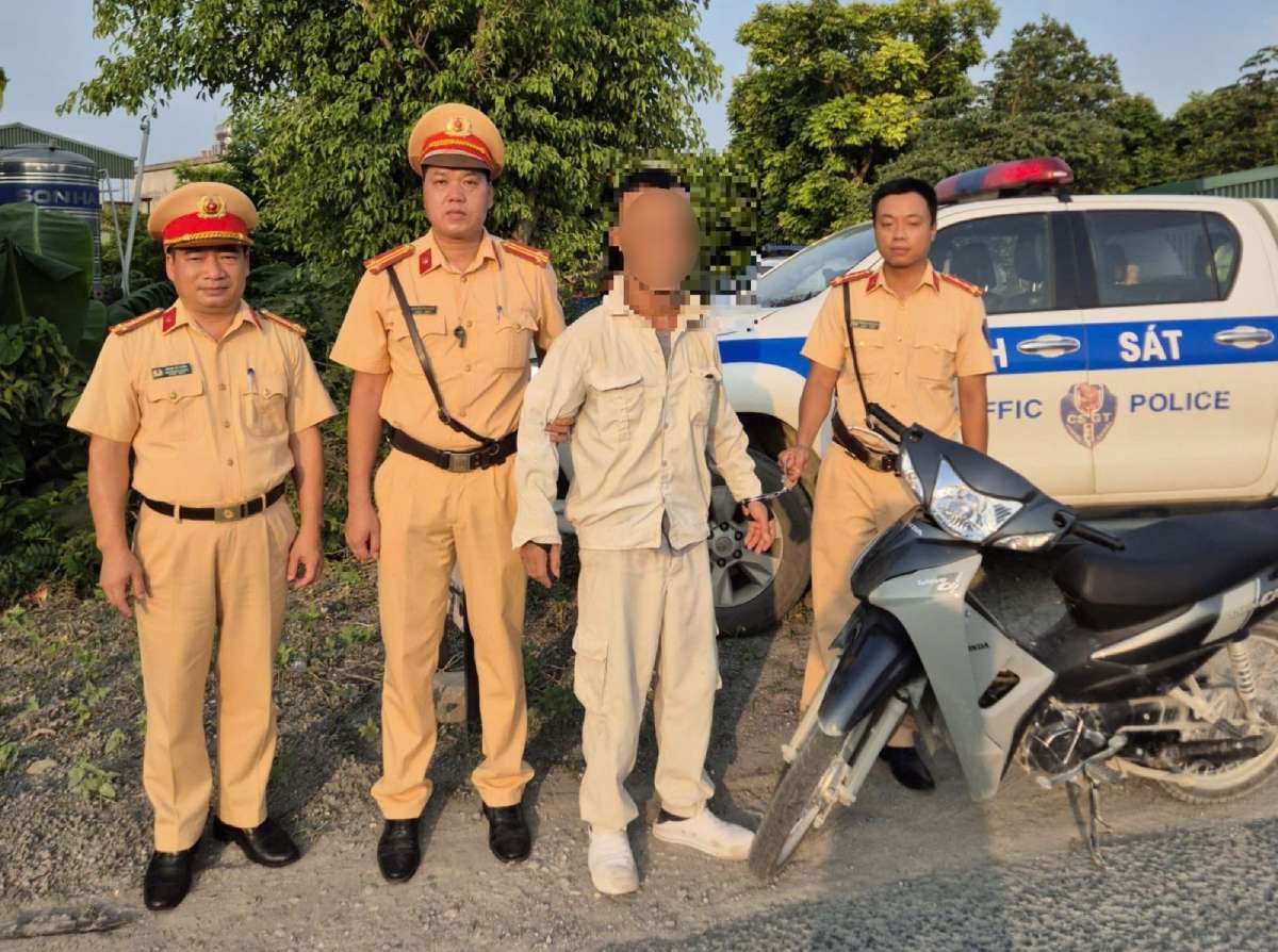 Tuần tra trên đường, Công an Ninh Bình liên tiếp phát hiện người mang ma túy