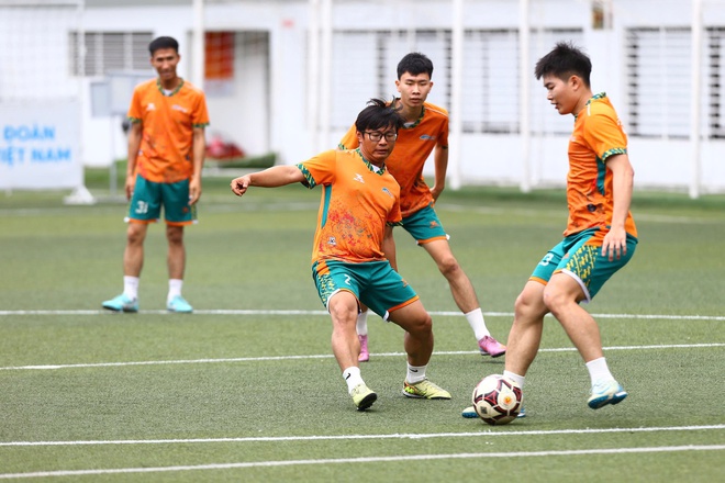 Giải bóng đá công nhân, viên chức Việt Nam 2026: Nóng lòng chờ ra sân