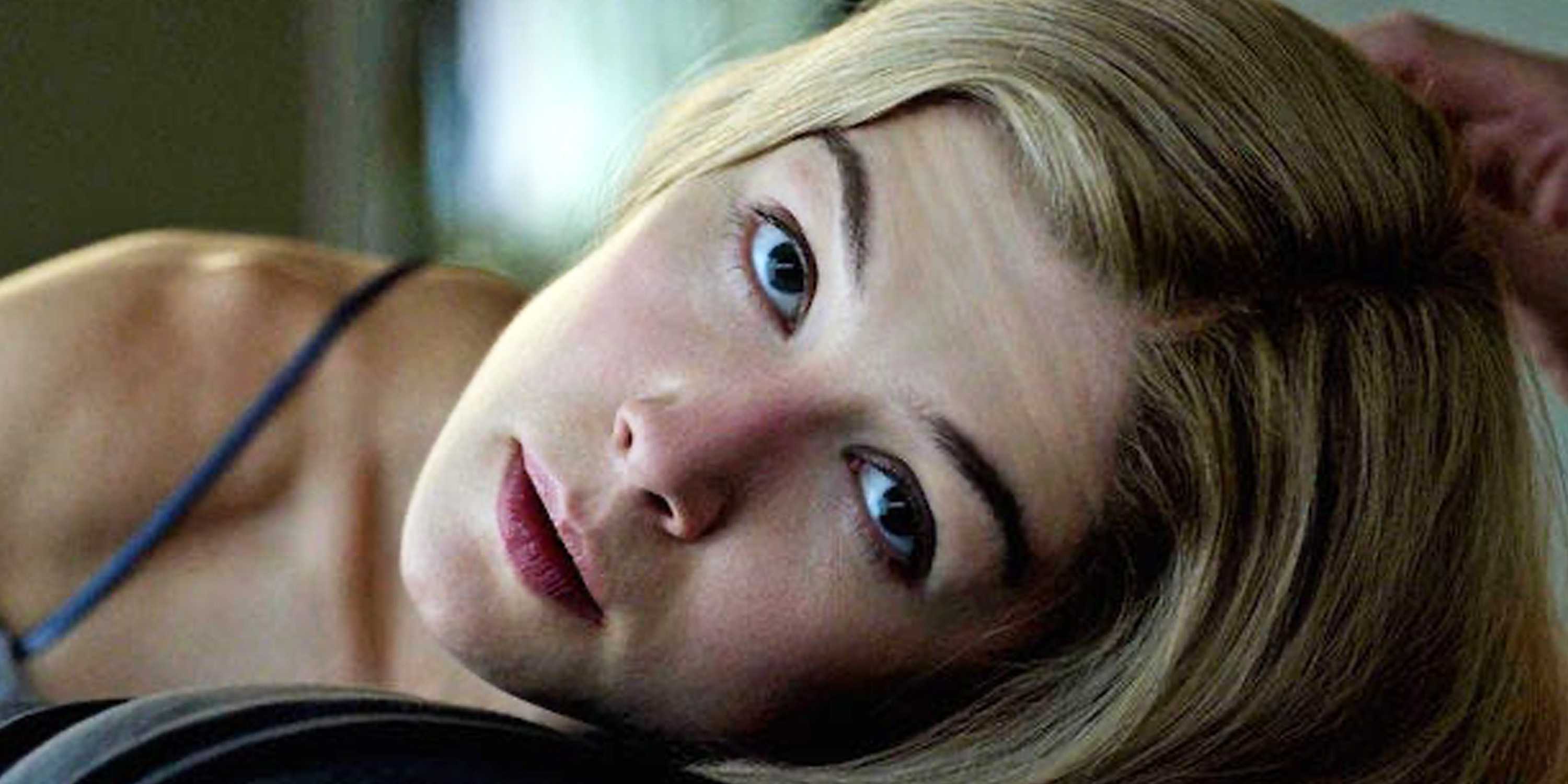 Rosamund Pike as Amy Dunne in Gone Girl's opening scene