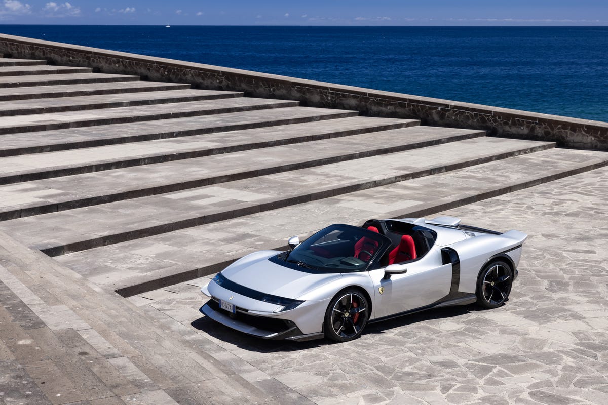 See Exterior Pics of the 2027 Ferrari 849 Testarossa Spider