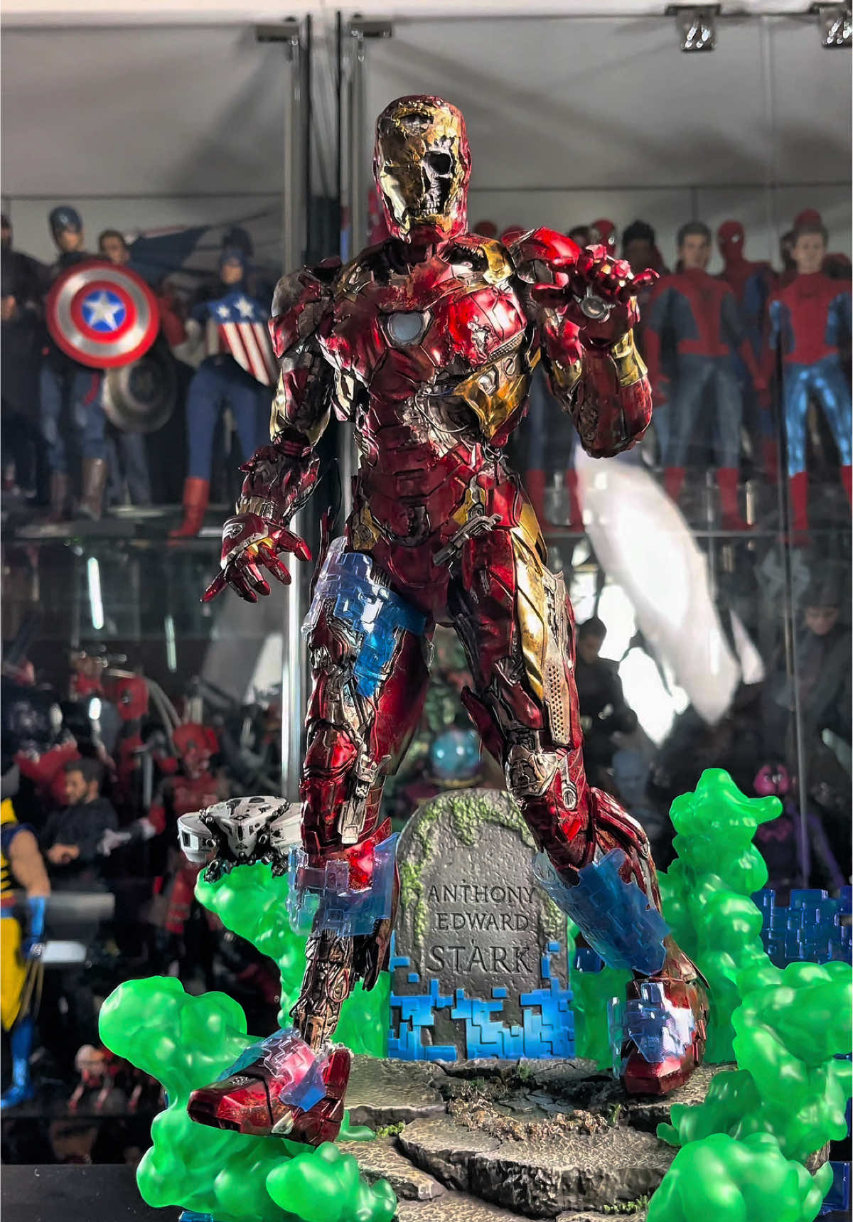 ASMR review of Hot Toys Illusion Iron Man action figure