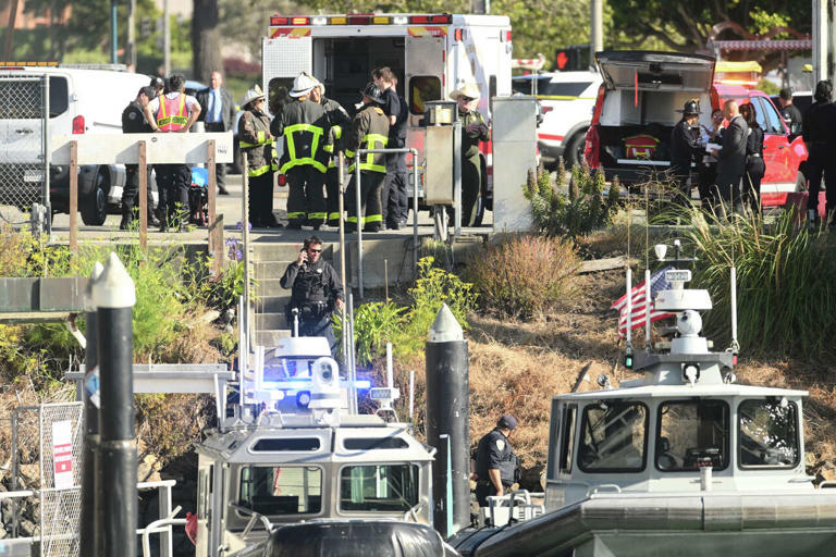 Boat capsize near Alcatraz leaves 1 dead, 3 missing in San Francisco Bay
