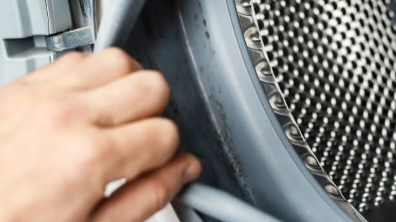 5 washing machine cleaning tips that can make your clothes smell fresh