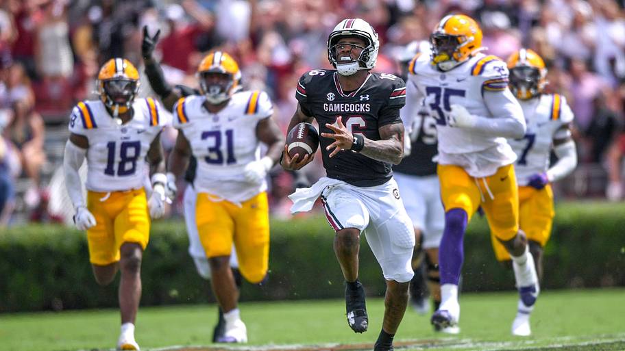 LaNorris Sellers breaks free from LSU defenders