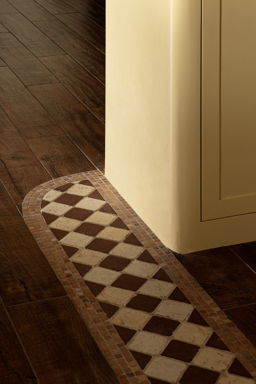 kitchen floor tile detail