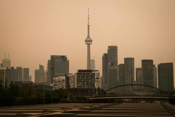 Wildfire smoke transforms skies as air quality plummets across Canada