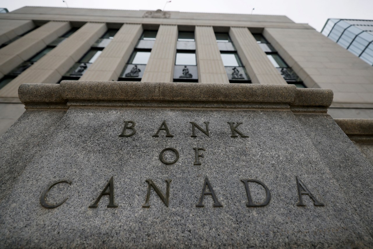 Bank of Canada keeps policy rate unchanged amid signs of economic recovery