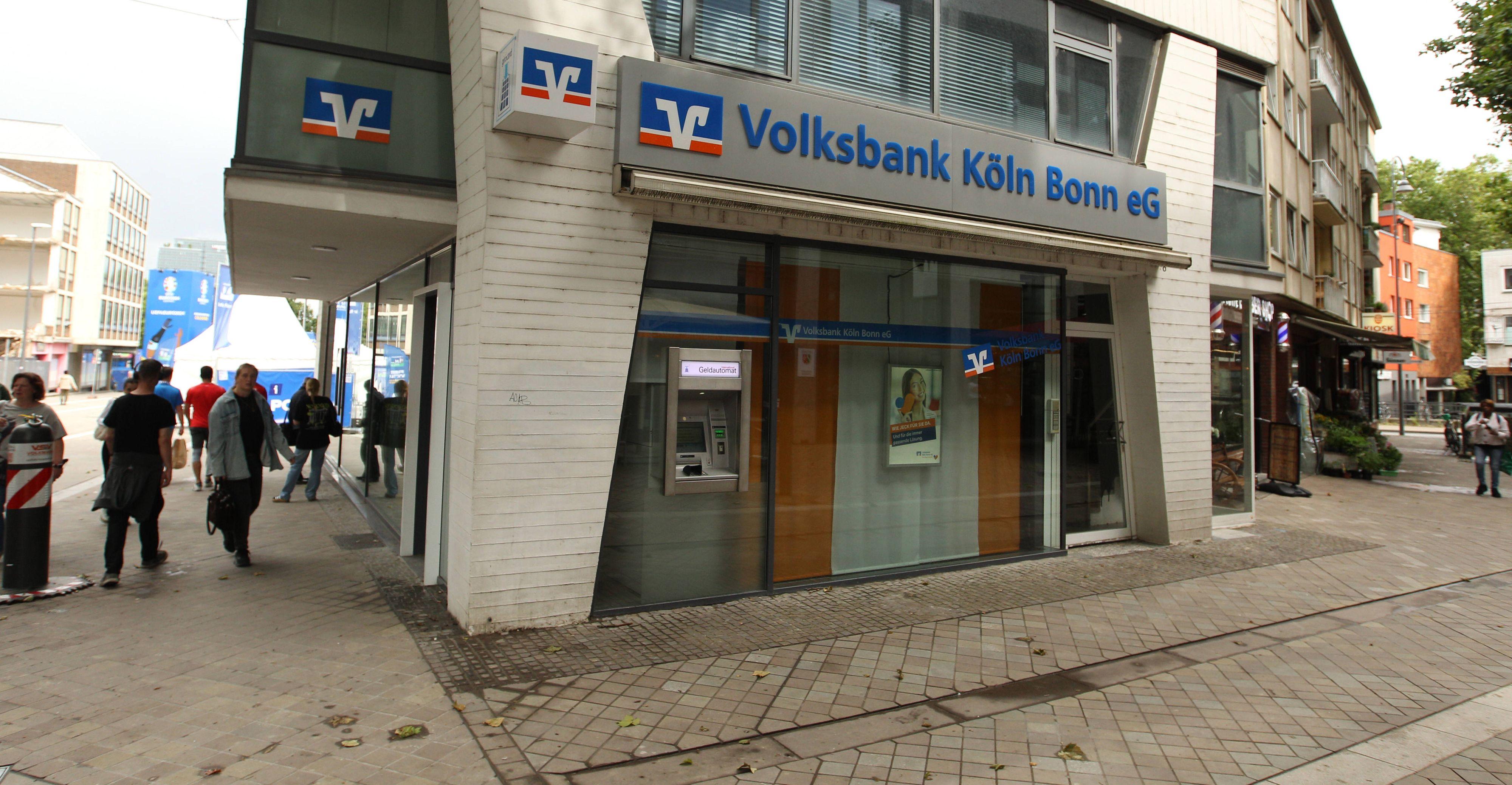 Es geht auch ums Pascha: Volksbank Köln-Bonn beurlaubt Vorstandsmitglied