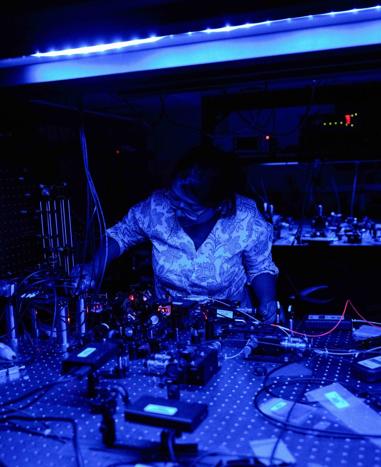 Physicists create first room-temperature quantum material