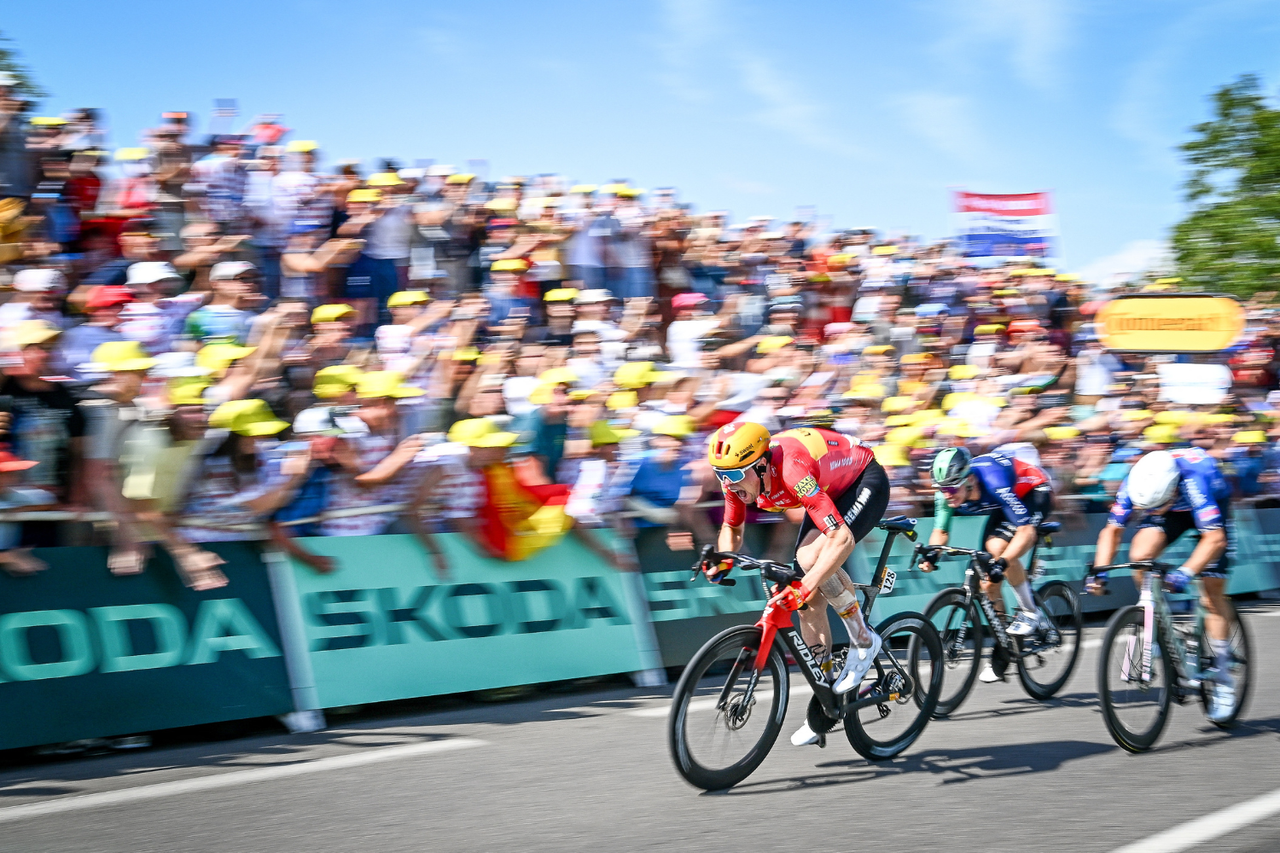 'Very, very sketchy': Was stage 11 of Tour de France too dangerous?