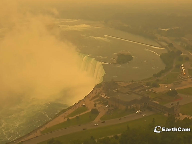 Maps show Canadian wildfire smoke descending on US