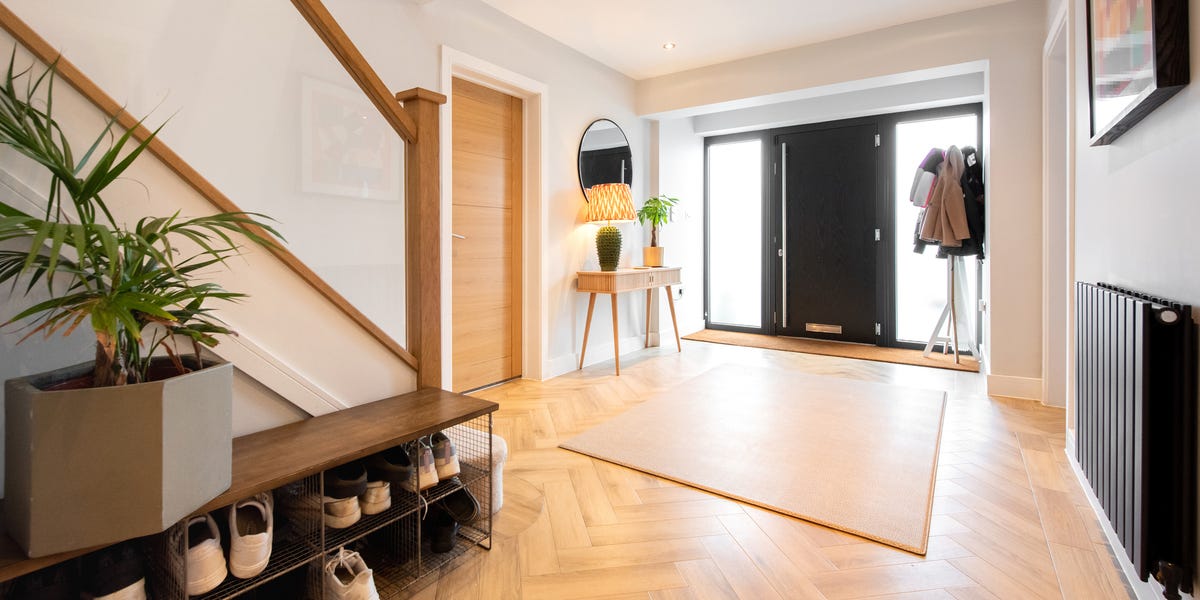 7 Cleaning Mistakes Guests Always Notice