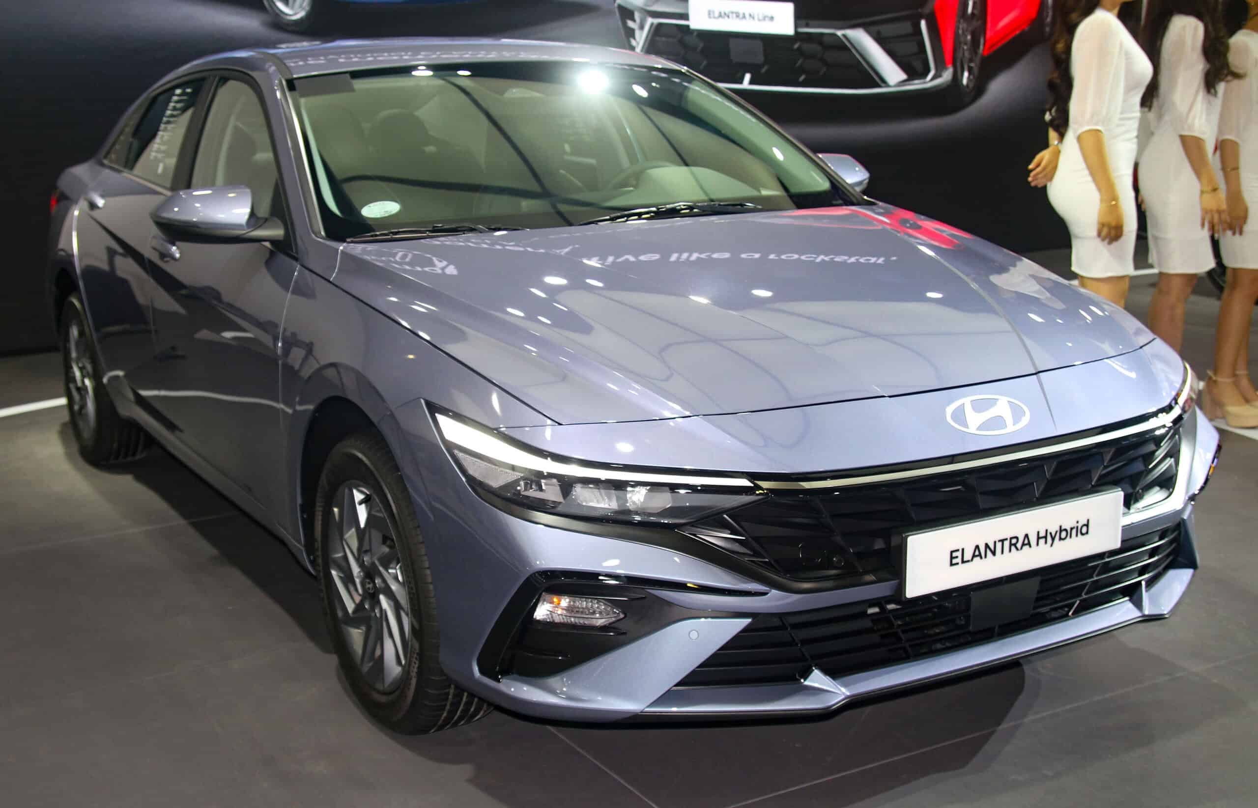 MIAS 2025 - Hyundai Elantra CN7 1.6 Premium HEV 01