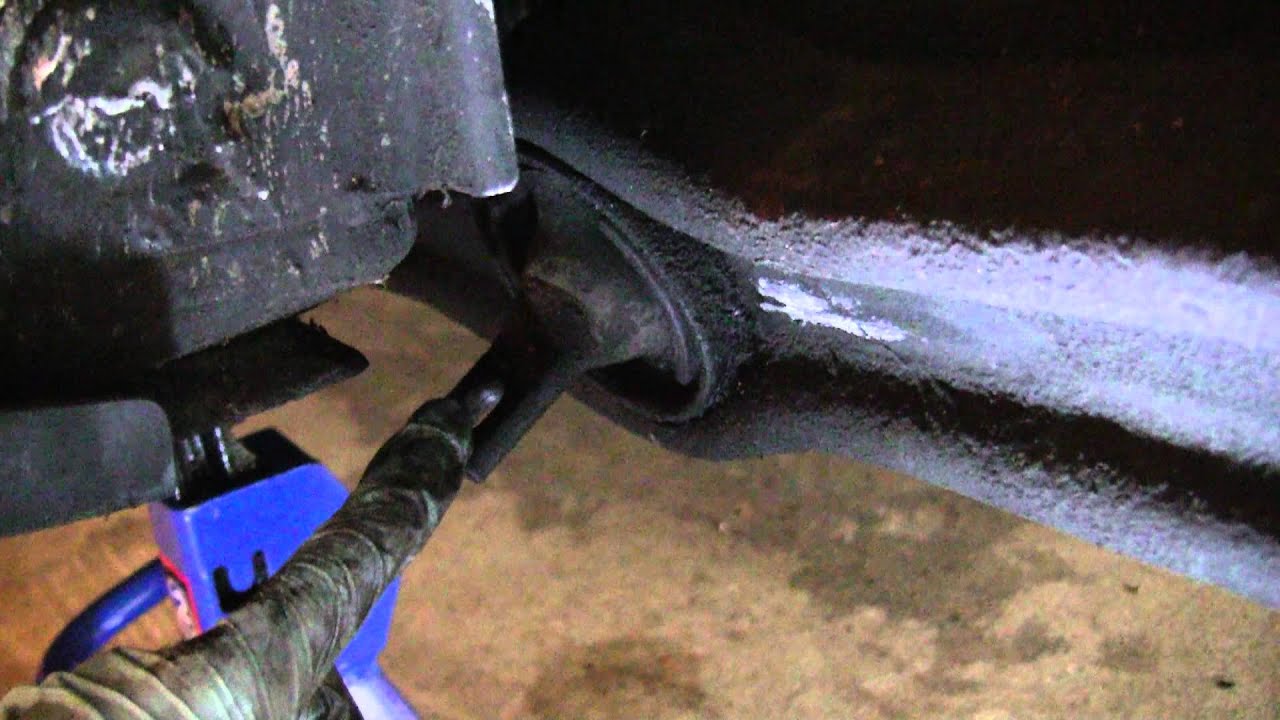 Rear trailing arm bushing replacement - Honda