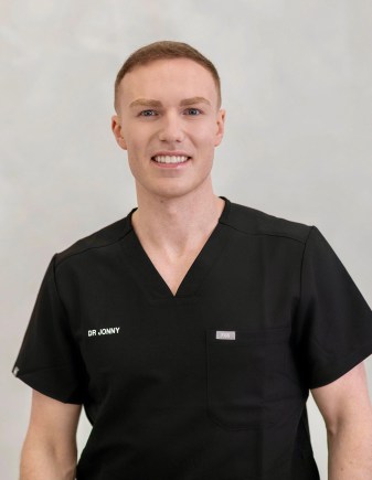 Plastic Surgeons vs. the Looksmaxxers