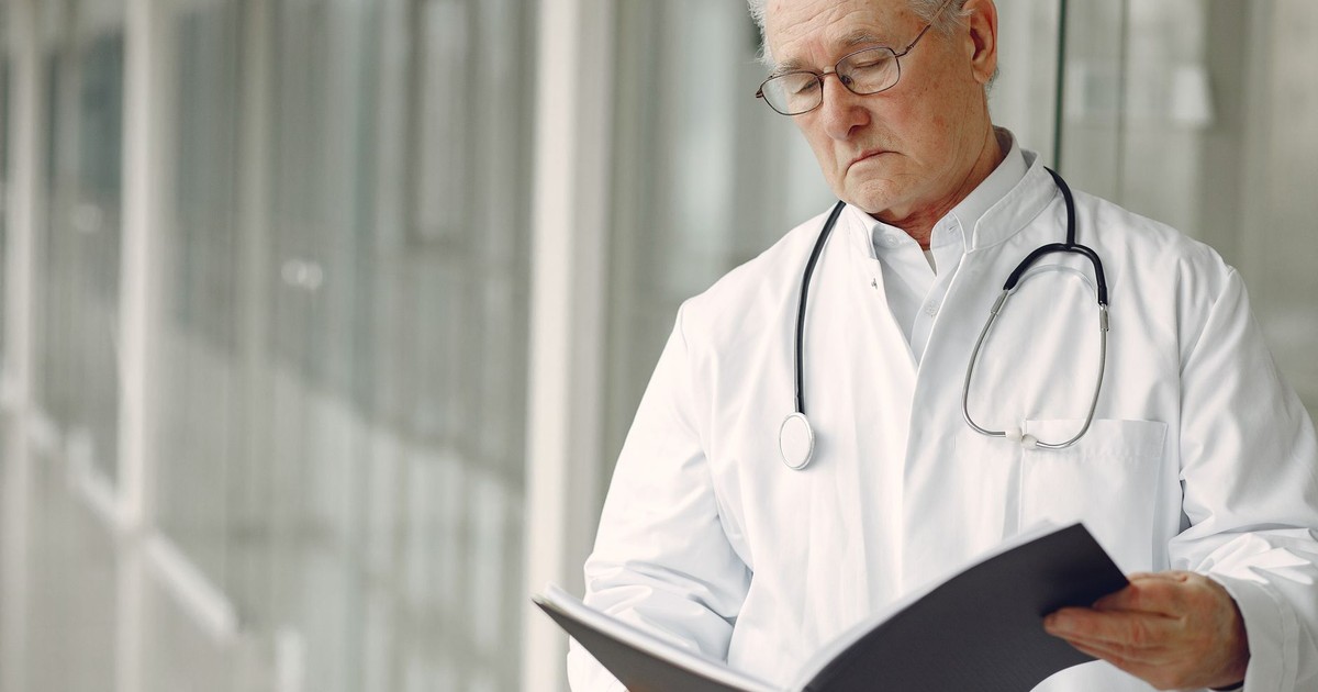 13 Parkinson's Disease Symptoms You Should Never Ignore