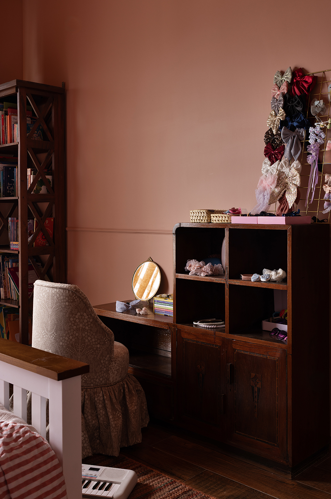 girls bedroom detail