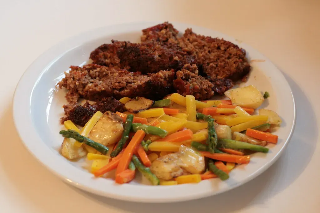 4. Meatloaf (jamingray, Flickr, CC BY-SA 2.0)