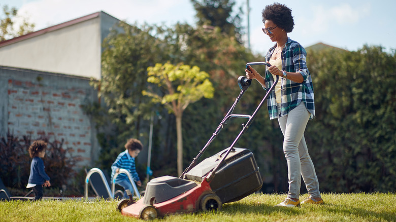 Keep your yard lush during the summer heat with an easy lawn mowing tip