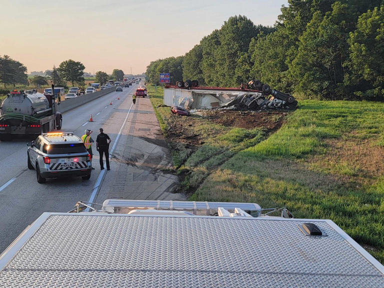 2 injured after crash leaves tractor-trailer overturned on Route 283