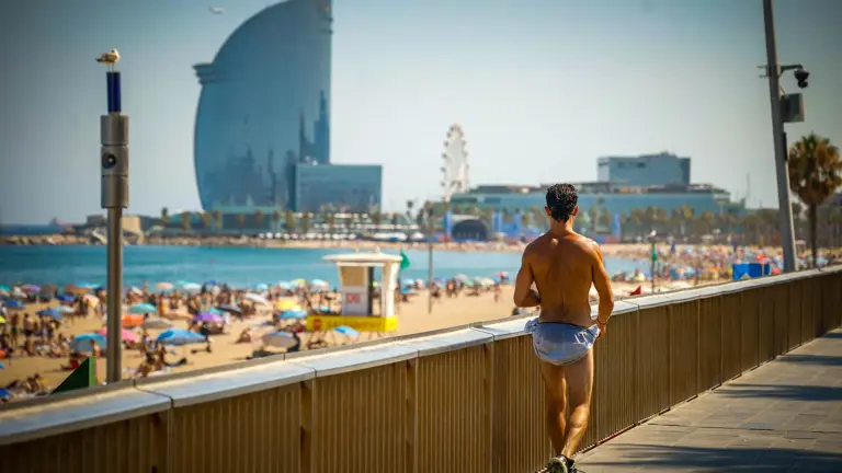 Barcelona hará en septiembre de 2027 un simulacro para preparar la ciudad por si alcanza los 50 grados de calor en el futuro