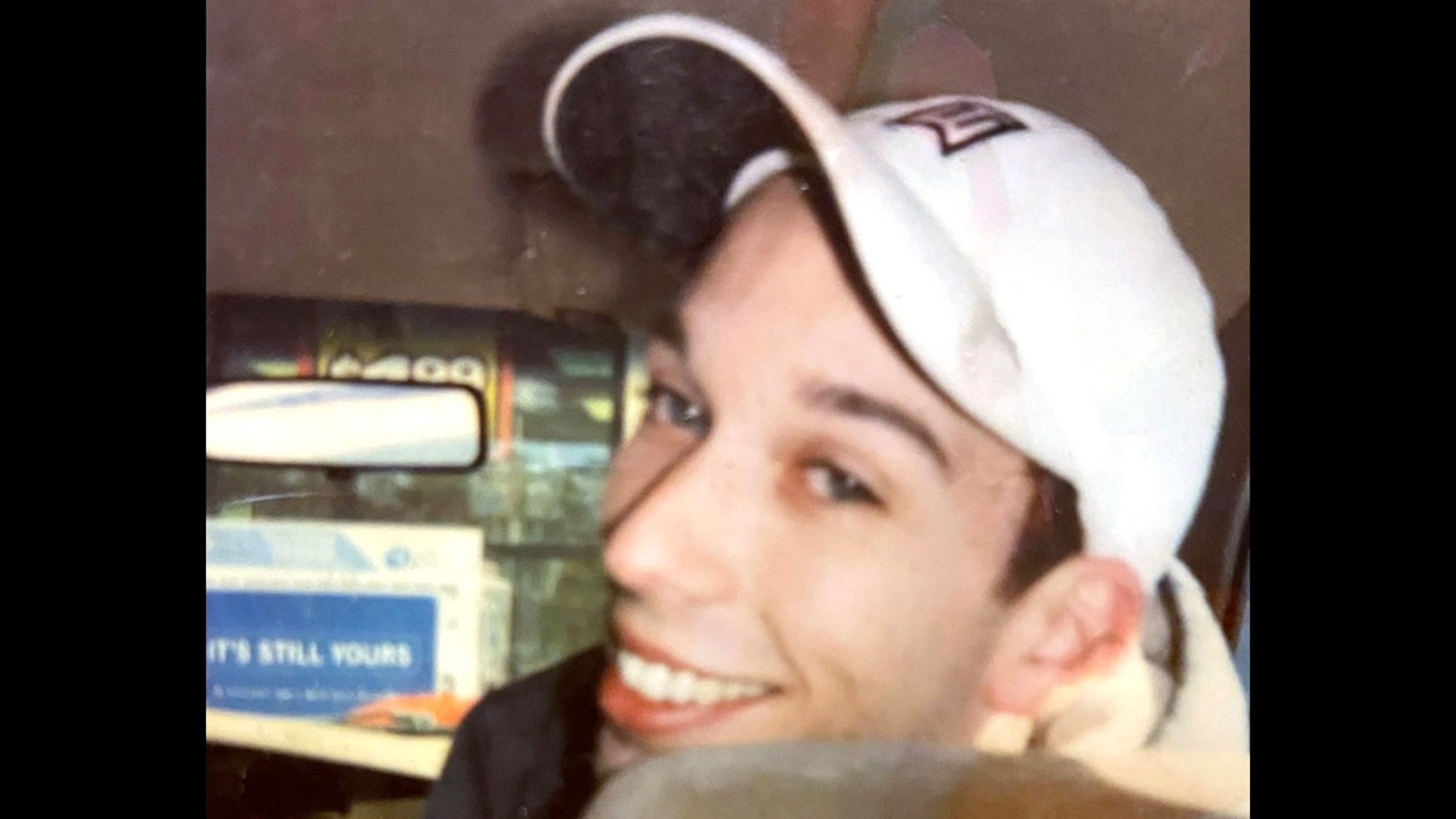 'Master manipulator': Fugitive using disguises while on the run for murder charge
