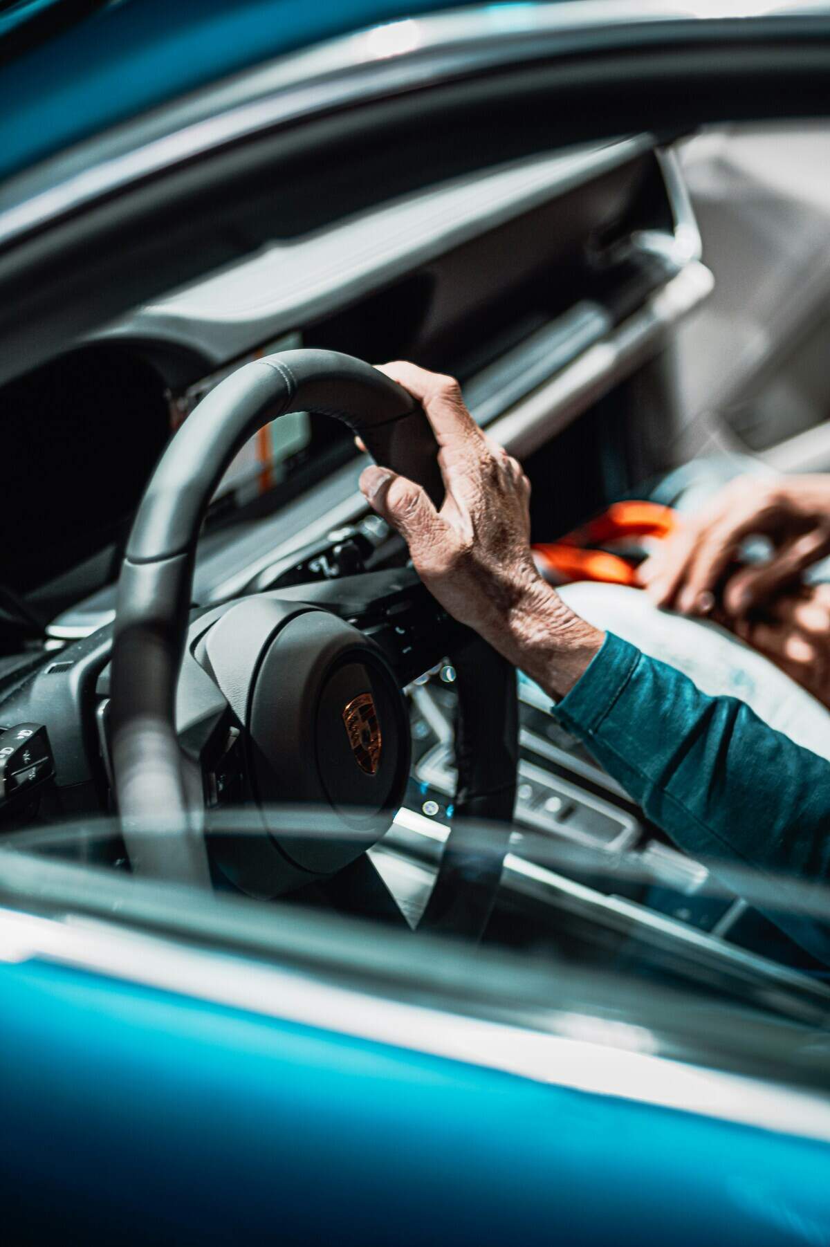 How old is too old to drive in KS? Guidelines for senior drivers & families