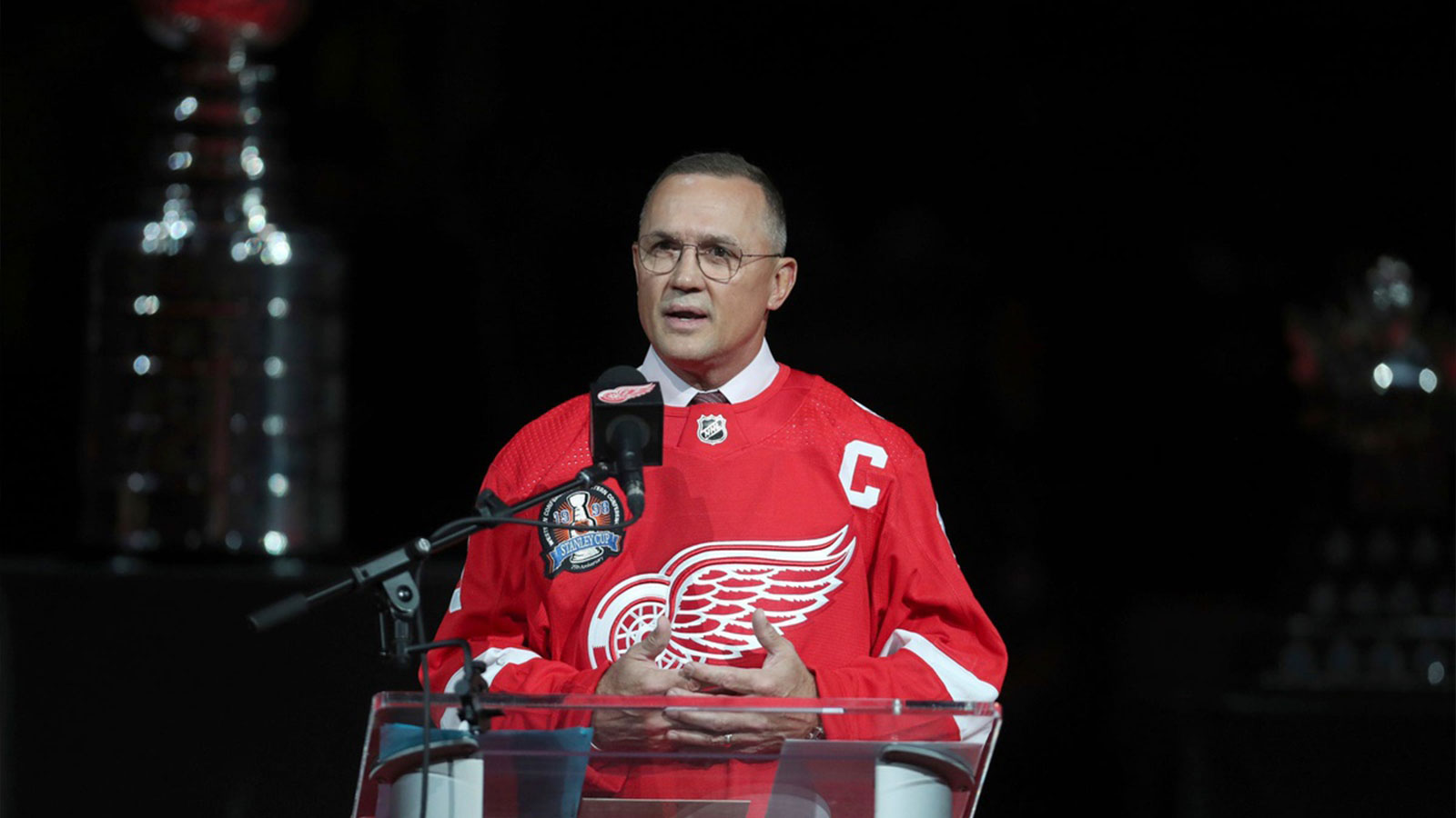 Red Wings remove Steve Yzerman from hockey operations lead