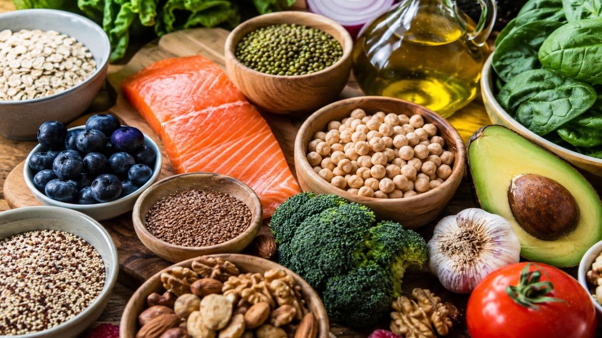 Are These 6 Foods the Secret to Fighting Inflammation? Dietitians Say Every Man Should Be Eating More of Them