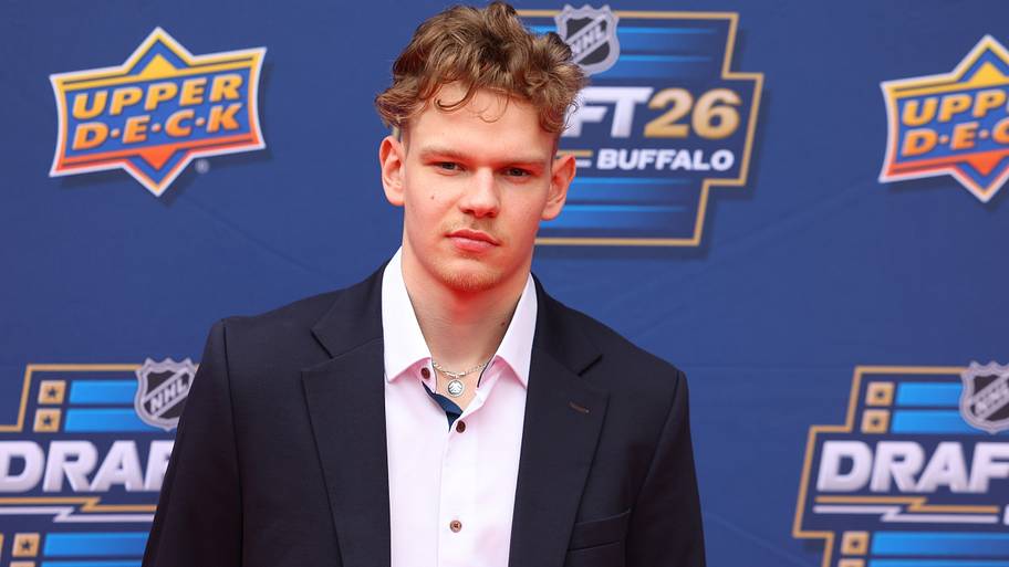 NY Rangers, Alberts Smits agree to entry-level contract