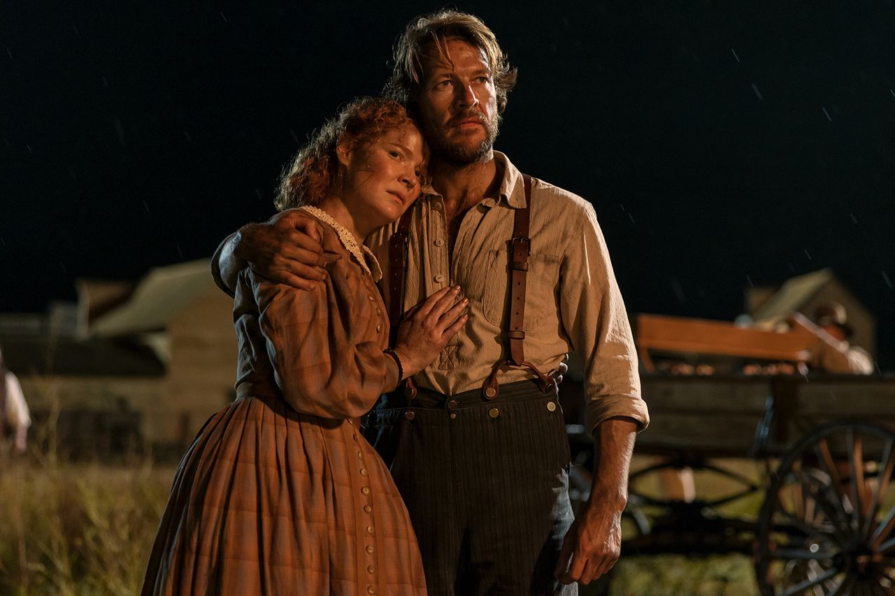 Little House on the Prairie. (L to R) Crosby Fitzgerald as Caroline Ingalls, Luke Bracey as Charles Ingalls