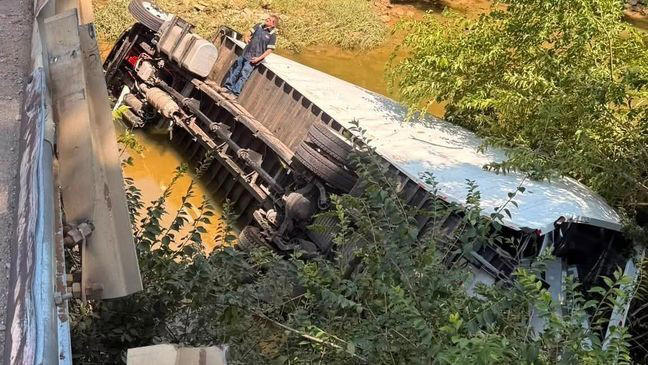 Tri-State bridge closed indefinitely after truck crash