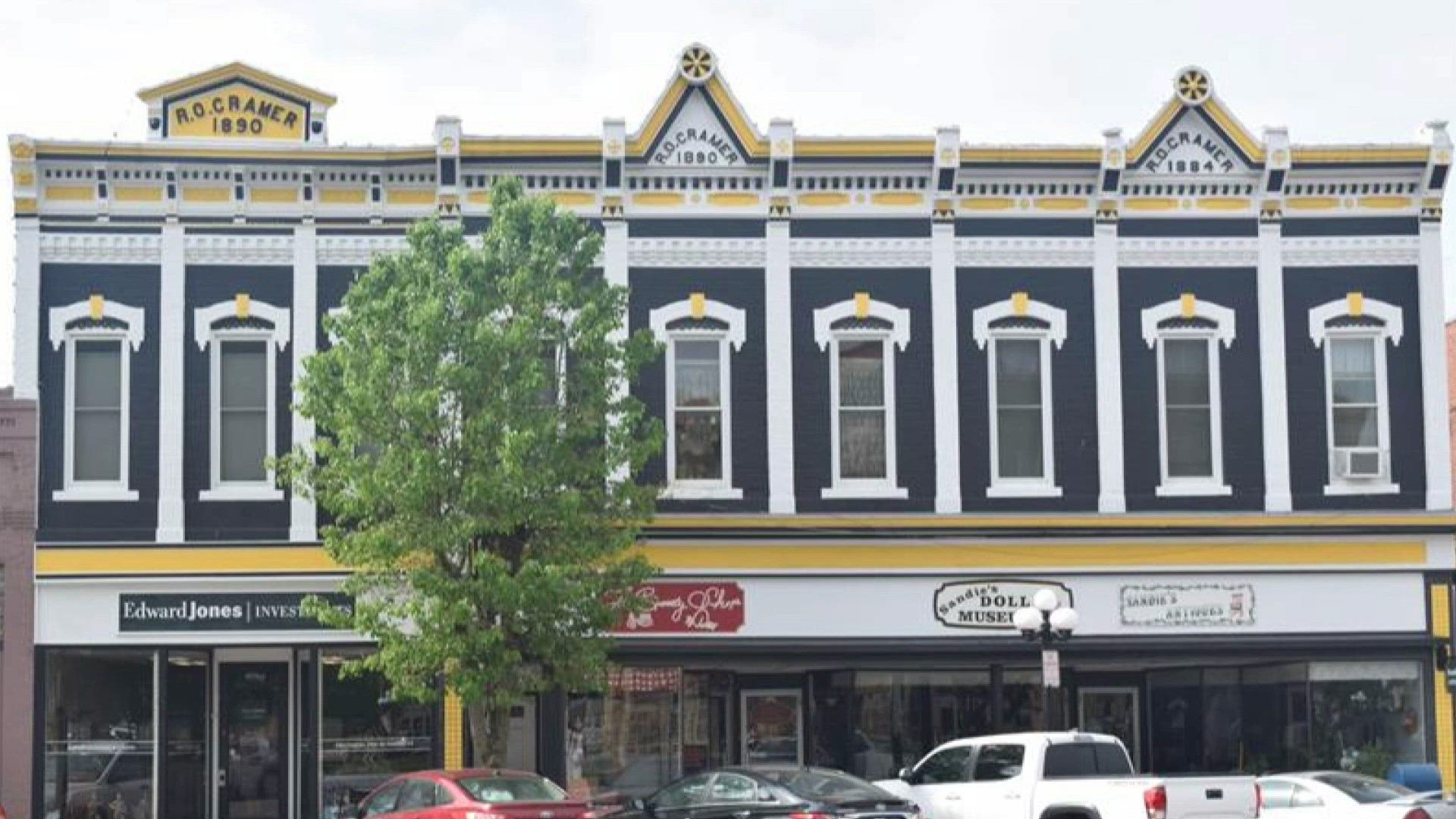 One year after building fire on Albia town square, residents continue ...