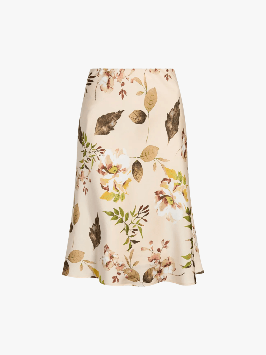 16 Best Petite Skirts That Actually Fit Women 5’4” and Under