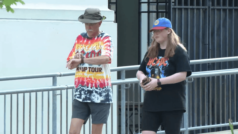AC/DC fans brave central Ohio heat as safety takes center stage at the Shoe