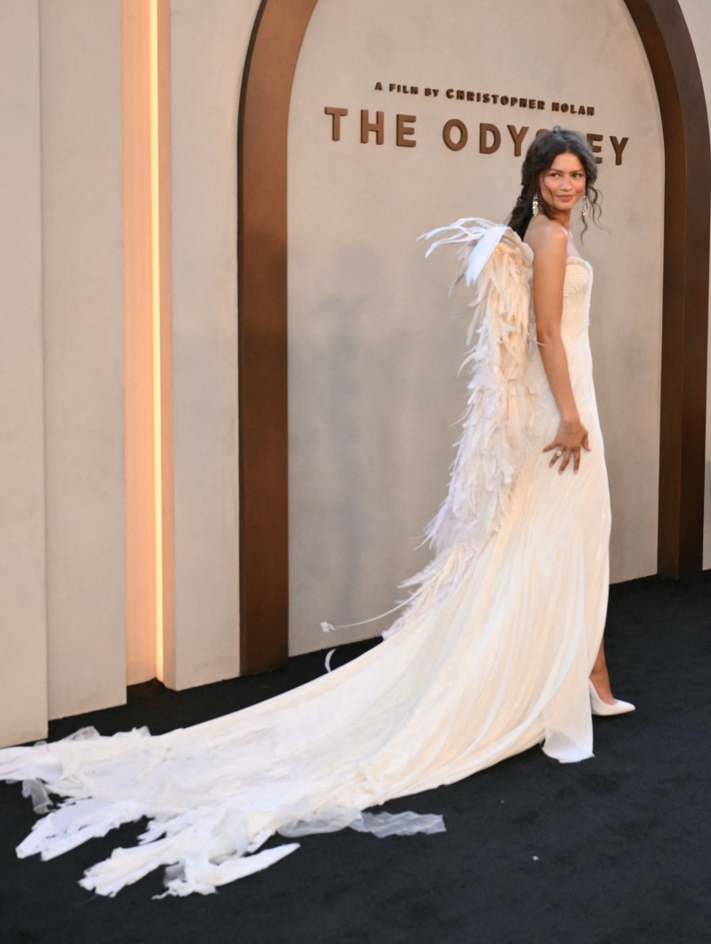 The impact of method dressing: Zendaya transforms into the goddess Athena for her latest premiere