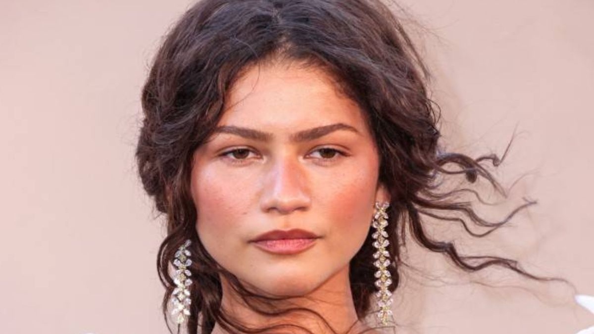 The impact of method dressing: Zendaya transforms into the goddess Athena for her latest premiere