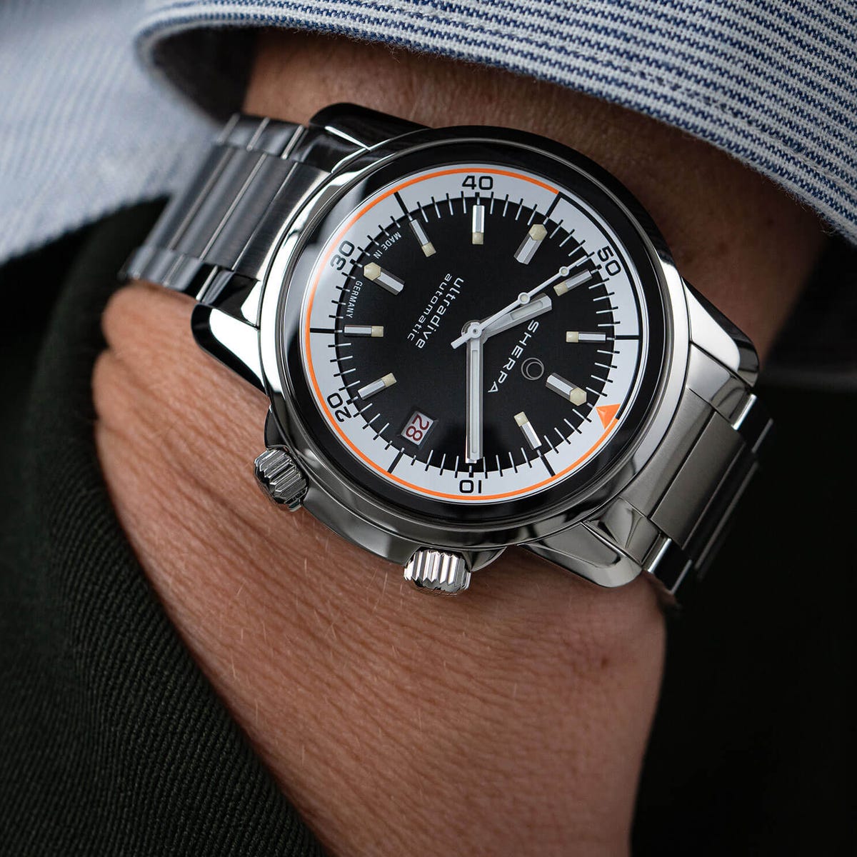 ultradive_metal-bracelet_frontpage-copy.jpg