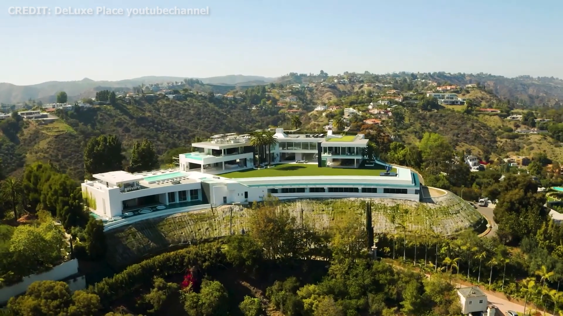 $500M mega mansion that became impossible to sell