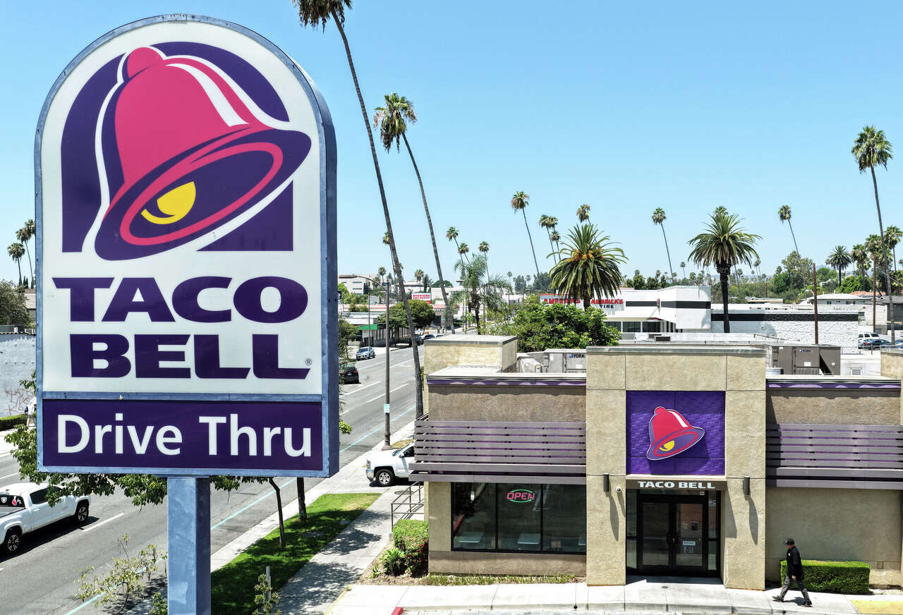 Health officials investigate possible Taco Bell lettuce link to ...