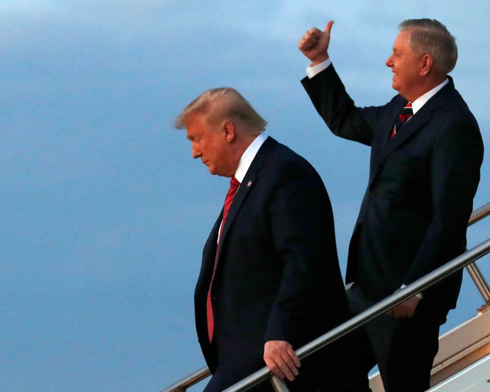 Trump's barbed eulogy for Lindsey Graham reveals how fragile his ego is
