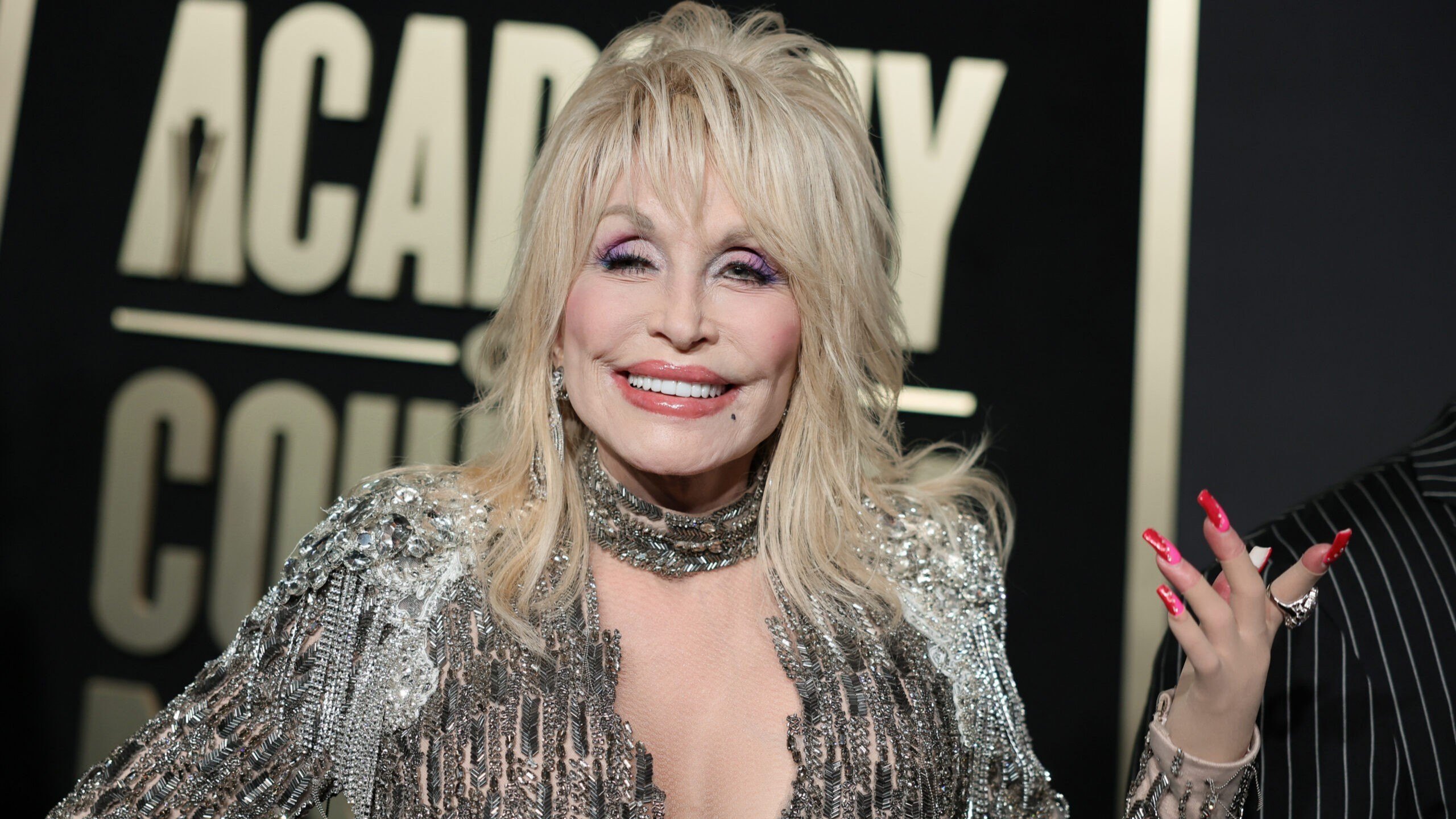 Dolly Parton’s Darling Former Home in West Hollywood Is Now Available To Rent For $12,000 a Month